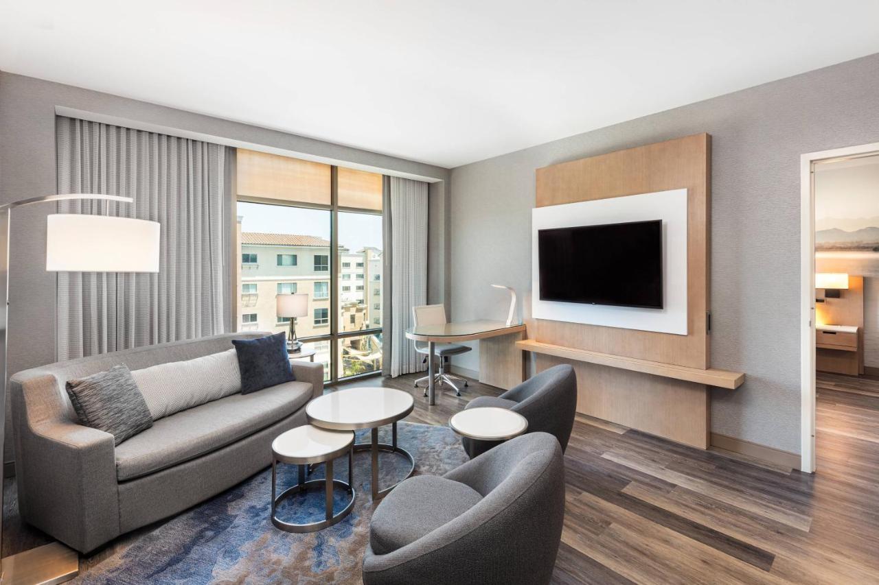 Courtyard By Marriott Los Angeles Монтерей Парк Екстериор снимка