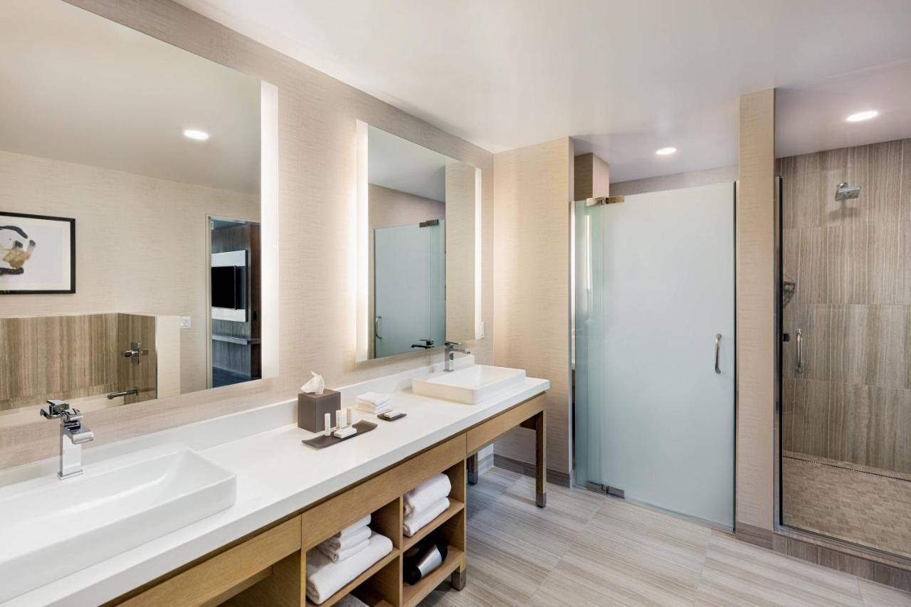 Courtyard By Marriott Los Angeles Монтерей Парк Екстериор снимка