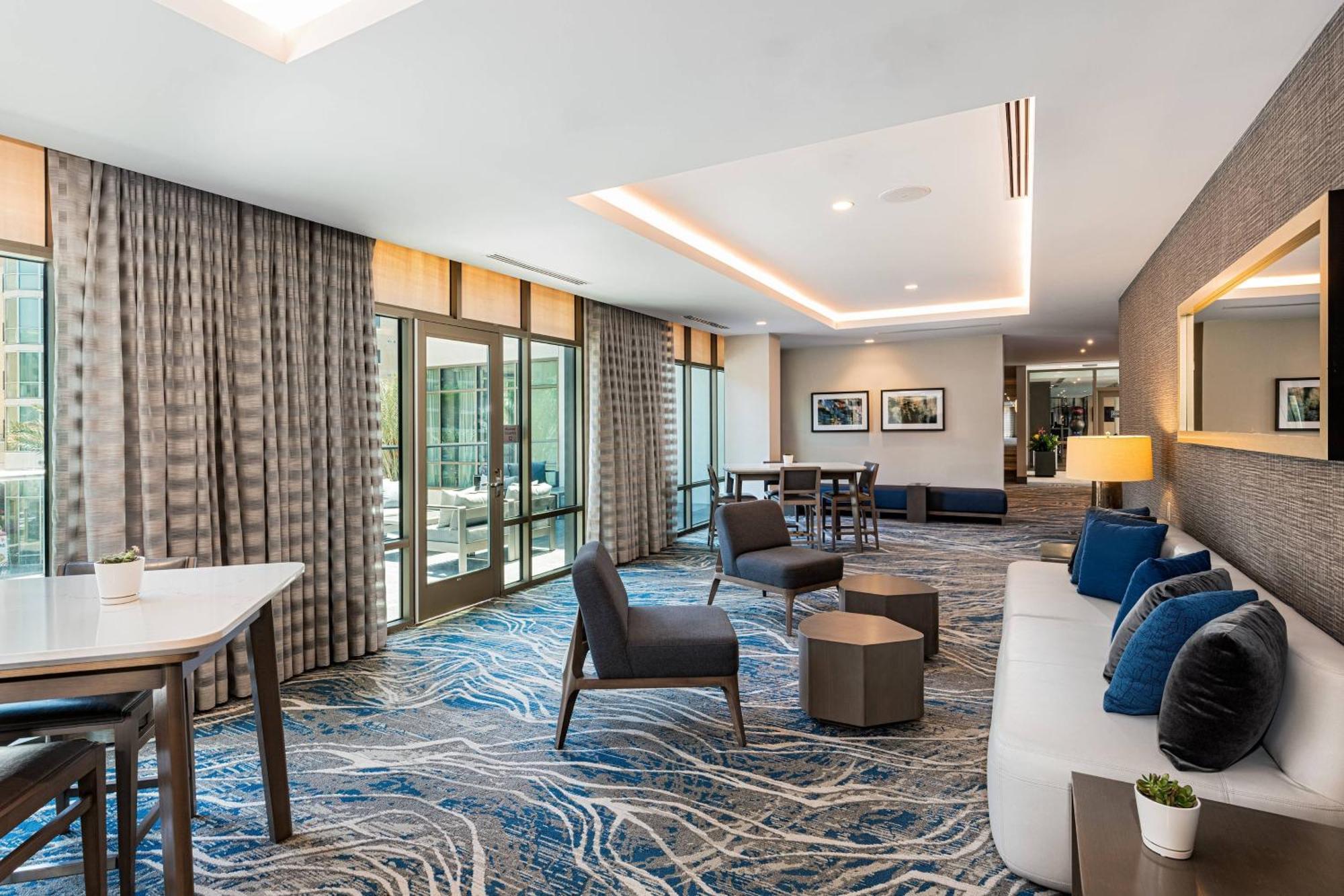 Courtyard By Marriott Los Angeles Монтерей Парк Екстериор снимка