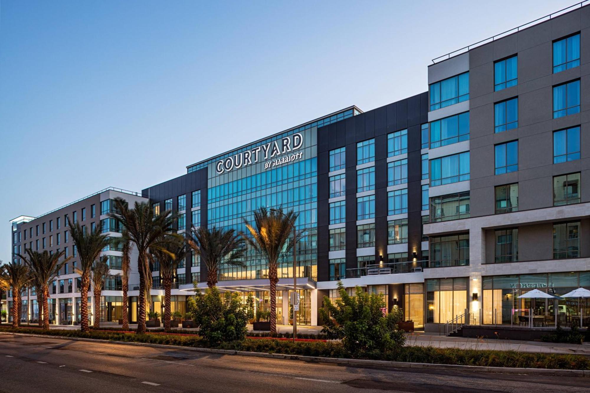 Courtyard By Marriott Los Angeles Монтерей Парк Екстериор снимка