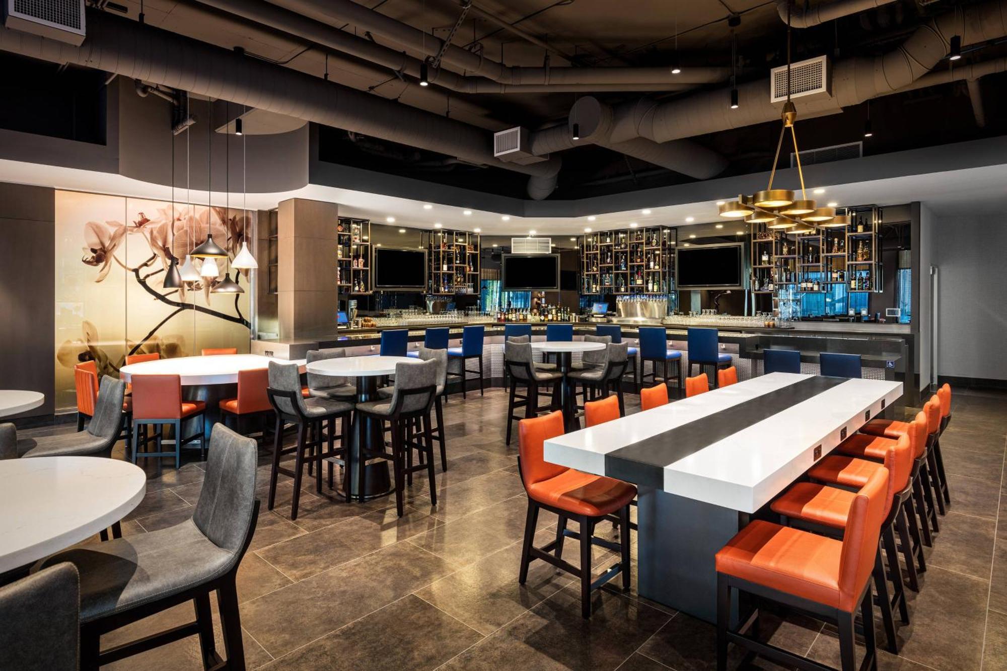 Courtyard By Marriott Los Angeles Монтерей Парк Екстериор снимка